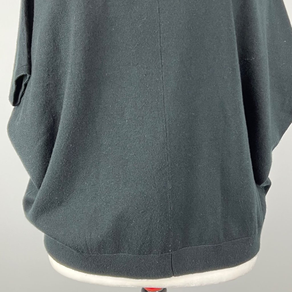 Evereve Jamison Womens Cold Shoulder Short Sleeve Sweater Black Batwing Size Xs — image 7 of 8